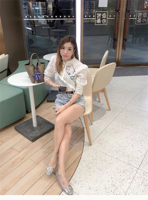 로저 비비에 트럼펫 메탈 버클 펌프스4.5cm - 상세 이미지